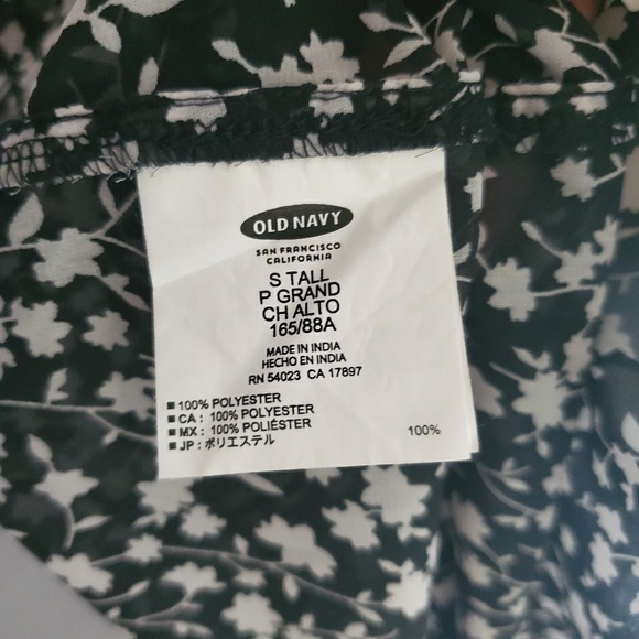 Old Navy Black/White Floral Print Sheer Blouse - Picture 5 of 5